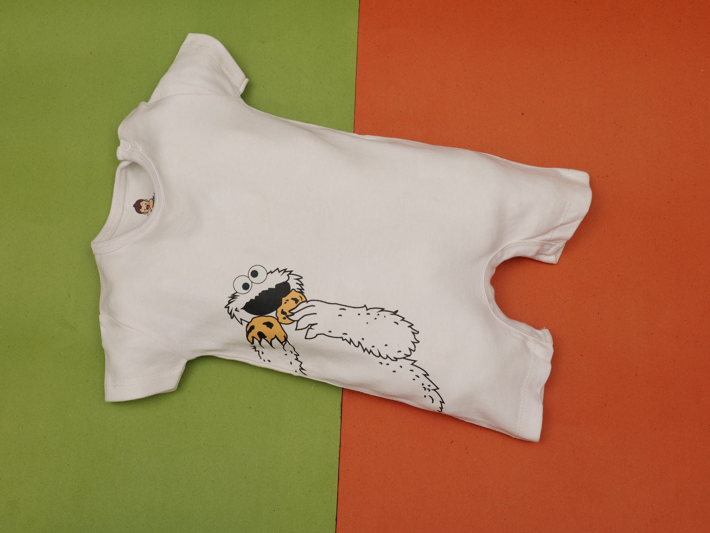 Adorable White Baby Romper – Soft Cotton Infant Jumpsuit with Cute Cartoon Print