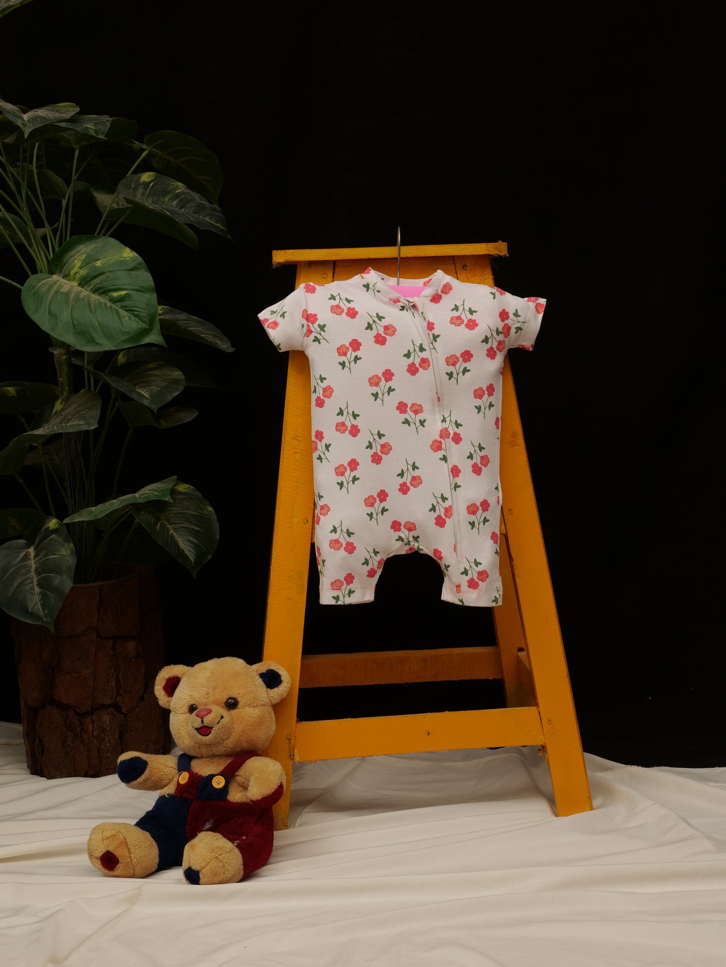 Adorable Floral Baby Romper β Soft & Stylish