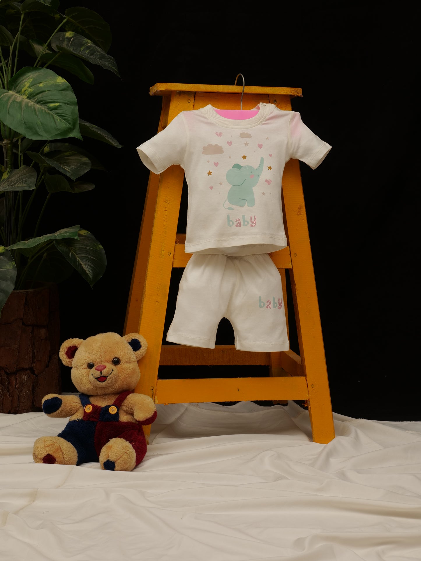 Adorable Baby Elephant Outfit - WHITE (BABY ELEPHANT PRINT)