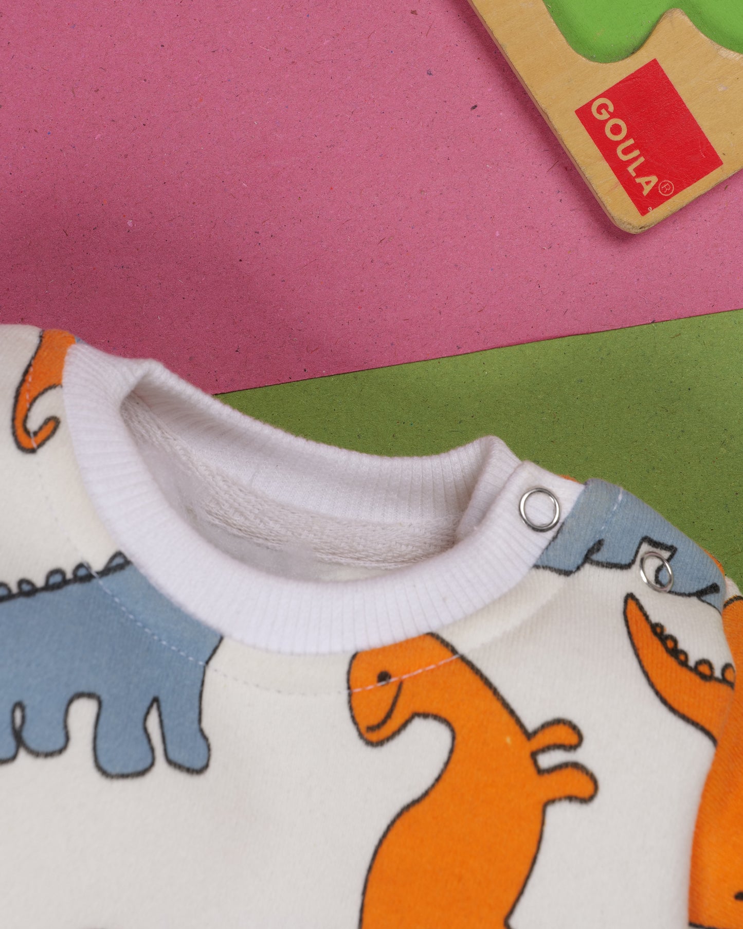 Adorable Dinosaur Print Baby Outfit - Cozy Sweatshirt