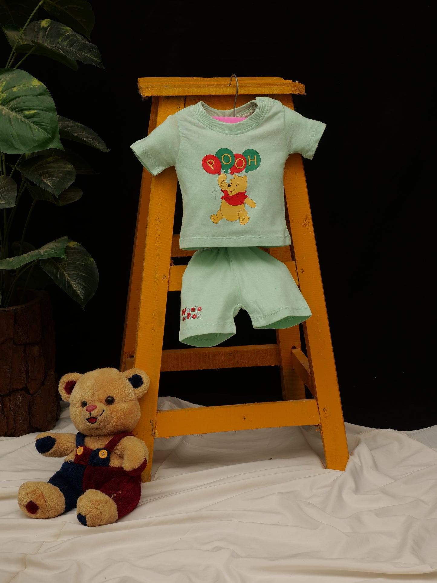 Adorable Winnie the Pooh Baby Outfit - GREEN (POOH CHEST PRINT)